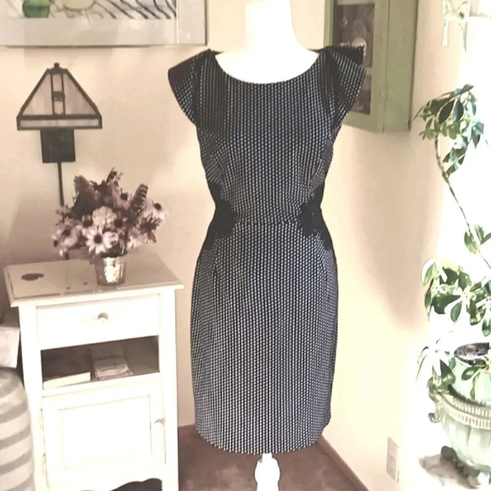 Elle Knit Dress With Lace Embellishments